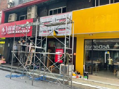 新宁制作广告招牌如何避免它发黄？